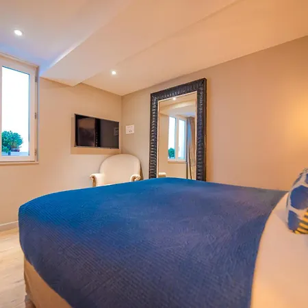 Les Boulevards Apartment Paris